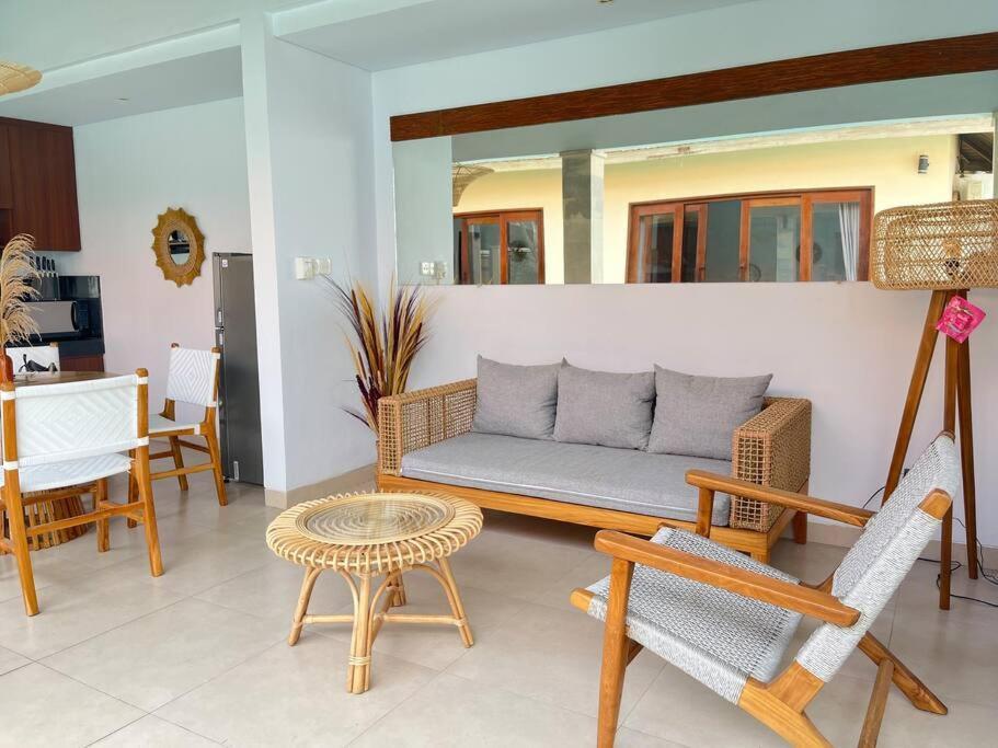 Cosy And Cheerful 2 Bedroom Villa 5Mins To Finns Canggu Kültér fotó